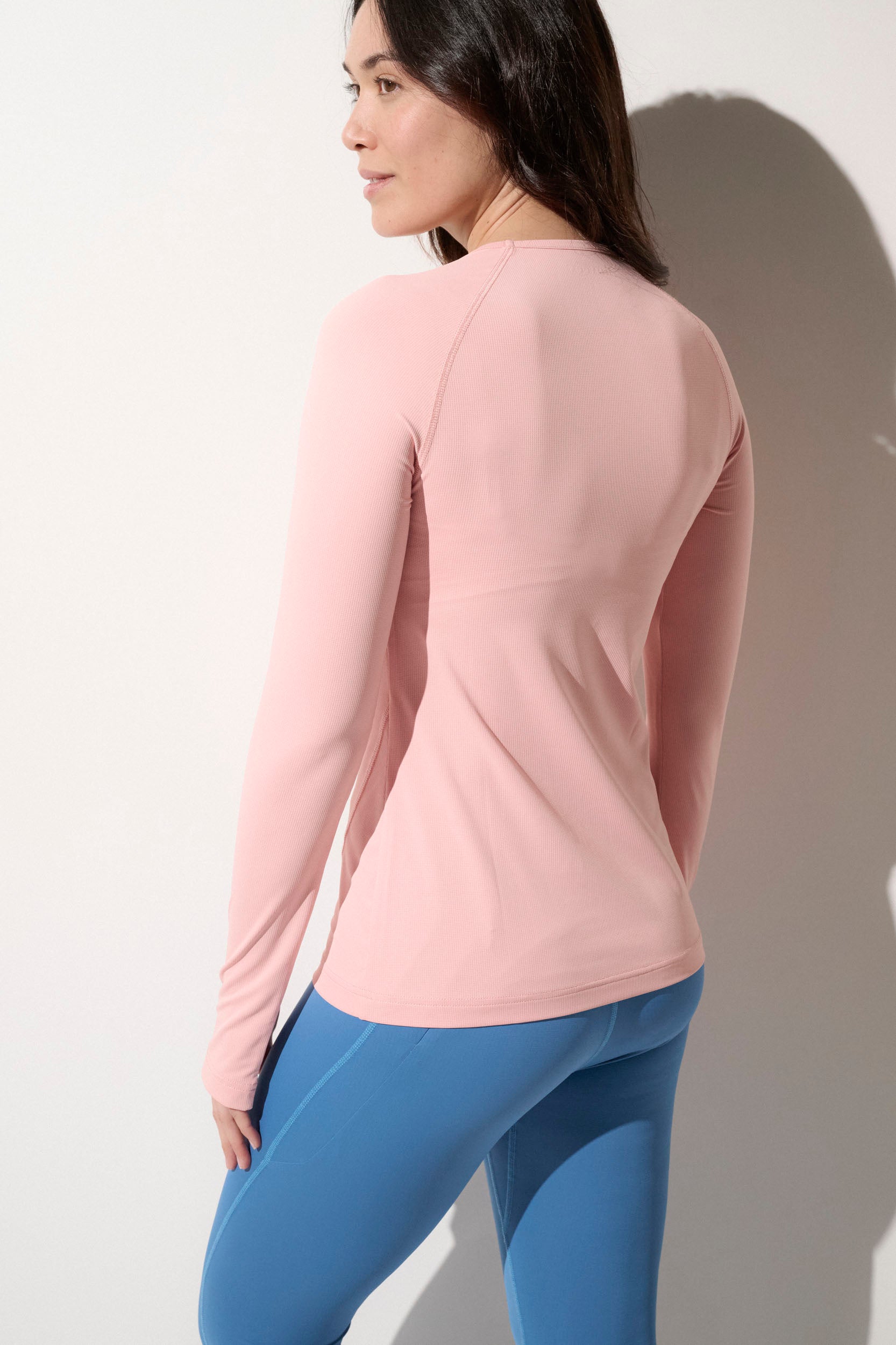 T-shirt anti-UV rose pour femme, à manches longues, UPF50+, idéal pour le sport en extérieur et la protection solaire.