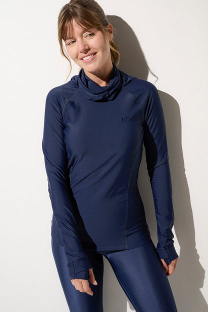 Sweat-shirt de bain anti-UV bleu foncé pour femme, léger et respirant, idéal pour les activités aquatiques avec protection UPF 50+.