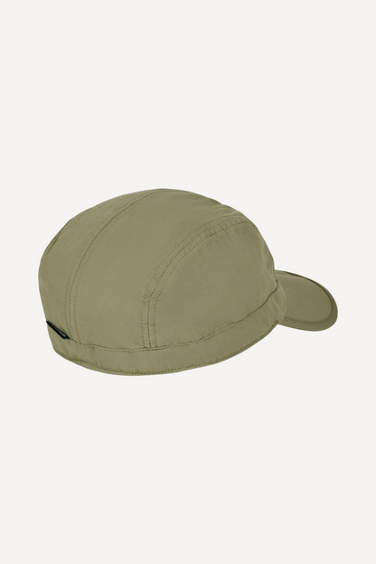 Casquette anti-UV olive UPF 50+, parfaite pour protéger la tête lors d'activités en plein air.